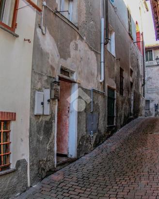 CASA SEMINDIPENDENTE A CARROSIO