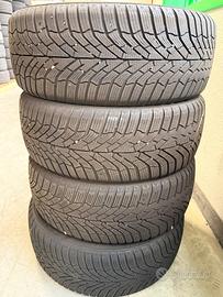 Gomme 225/55/17 invernali Kumho