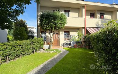 Elegante villa a schiera con giardino!