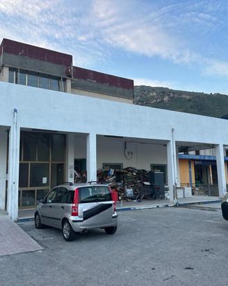 Capannone / Fondo a Letojanni