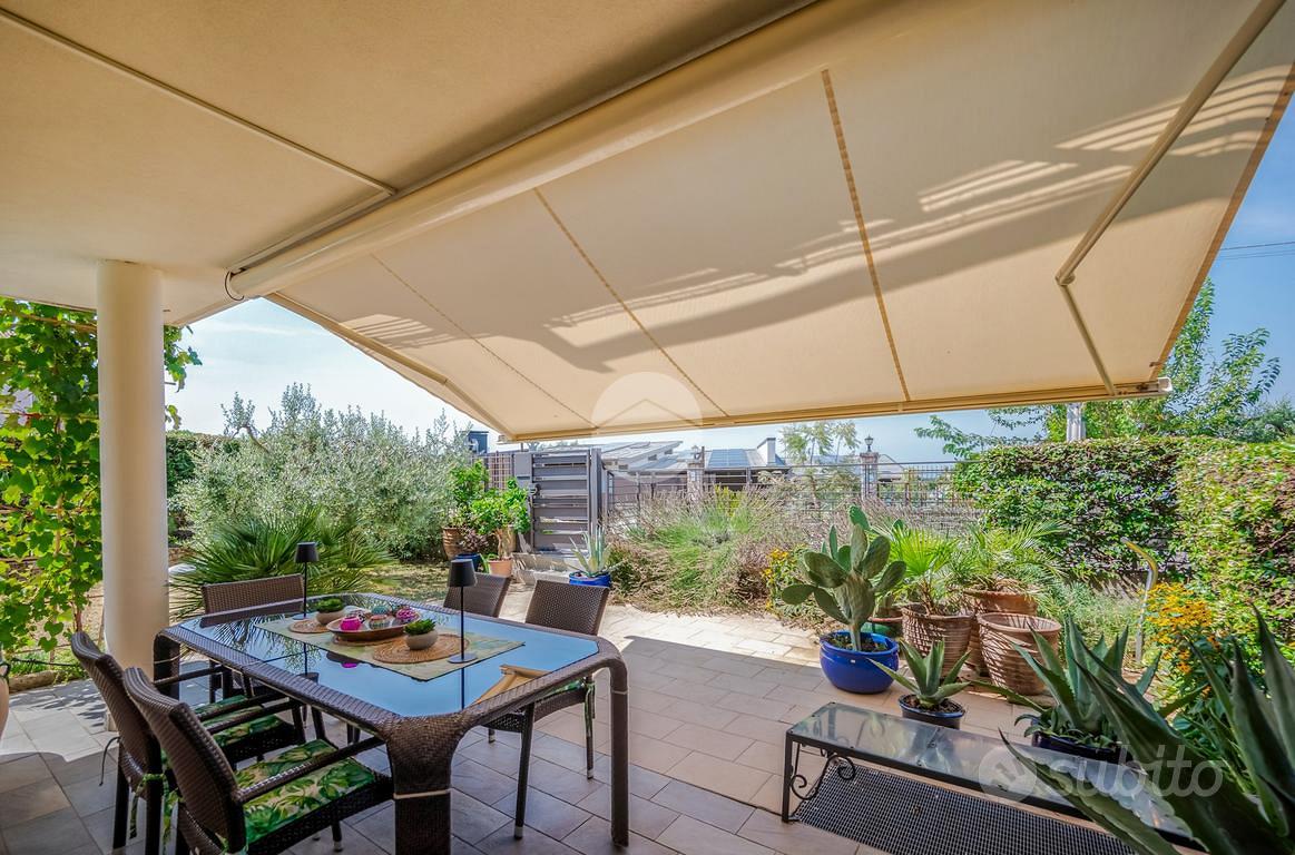 VILLA A SCHIERA A COSTERMANO - Vista 3