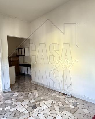 APPARTAMENTO AL PRIMO PIANO CON INGRESSO INDIPENDE