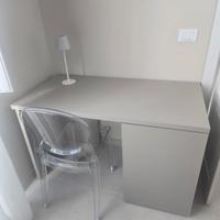 scrivania con vano frigorifero 