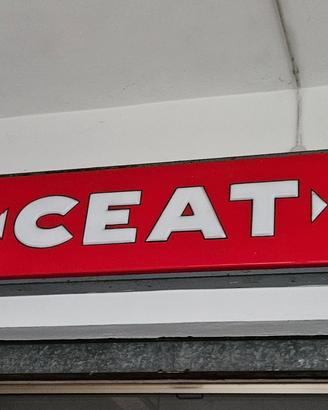 Insegna luminosa CEAT gomme