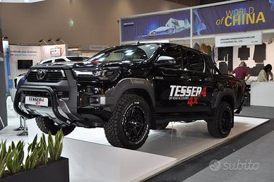 Toyota Hilux auto. NERO 18" Invincible + TESSER4x4