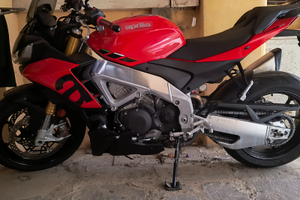Aprilia Tuono V4