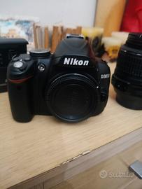 Nikon d3000 +15-55vr usata poco 