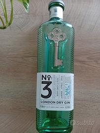 bottiglia vuota Gin n. 3