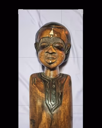 Statua Etnica in Legno