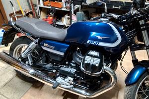 moto Guzzi v7 850