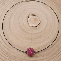 Girocollo handmade perla ceramica fuxia