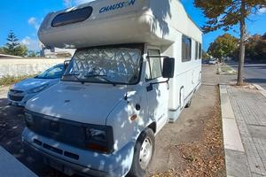 Camper mansardato 5 posti letto Chausson 