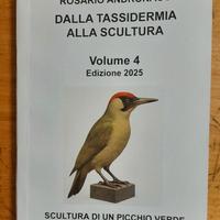 Scultura di un picchio verde edizione 2025
