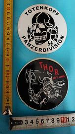 Adesivi THOR e TOTENKOPF