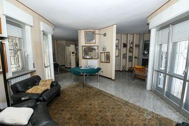 Cagliari, via Mosca, villa, giardino e terrazza