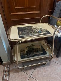 Carrello con vassoi rimovibili con stampe antiche