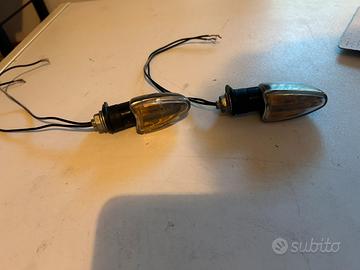 Frecce finto carbonio universali complete