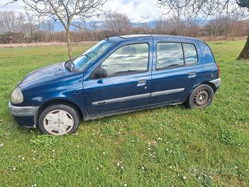 clio 4 porte benzina