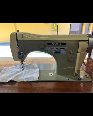 Macchina cucin Necchi con mobiletto