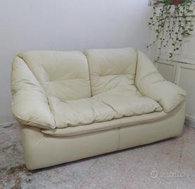 divano due posti in pelle 