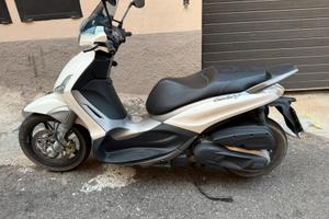 Piaggio Beverly 350 sport touring