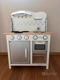 Cucina giocattolo