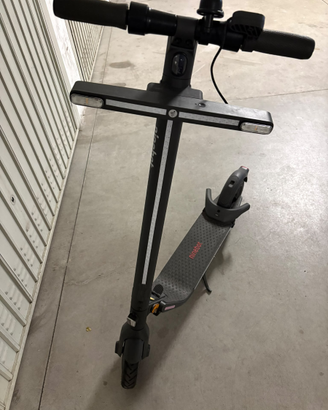 Monopattino elettrico Segway Ninebot E22E