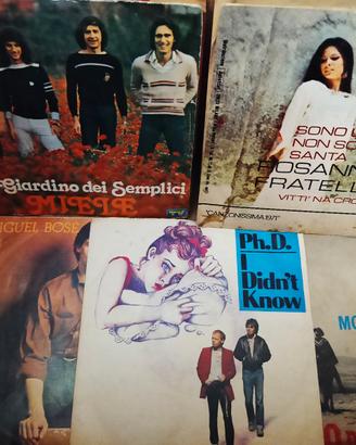 50 vinili piccoli a 45 giri