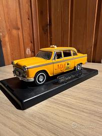 Modellino superior checker taxi cab 1963 1:43