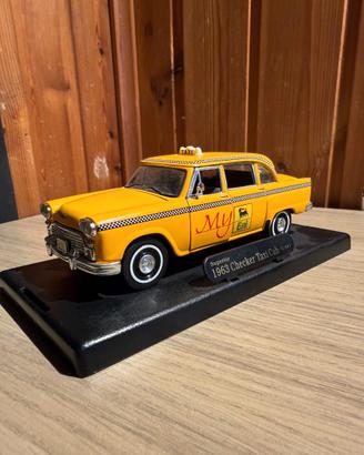Modellino superior checker taxi cab 1963 1:43