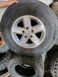 Cerchi e gomme jeep wrangler