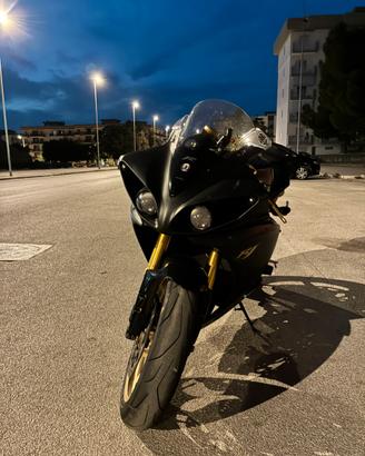 Yamaha YZF R1