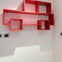 Mensola decortie a forma di macchina