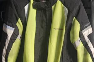 giubbotto traforato moto