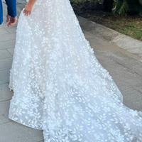 Abito da Sposa fatto su misura con fiori in 3D