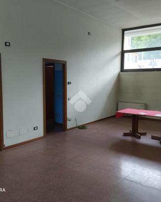 NEGOZIO A TRESCORE BALNEARIO