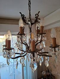 Lampadario vintage con gocce di  cristallo