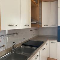 Cucina componibile con forno e lavastoviglie