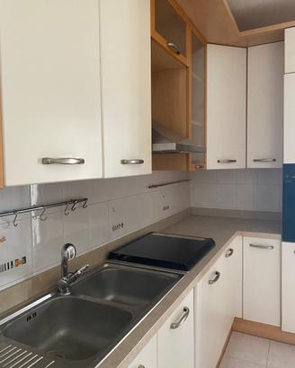 Cucina componibile con forno e lavastoviglie