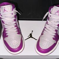 Air Jordan 1 MID Magenta