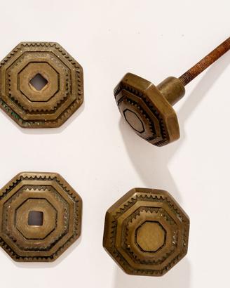 Due antichi pomelli fissi per porta