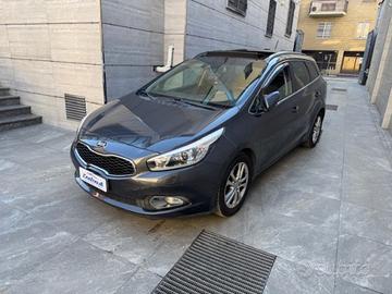 KIA cee'd 1.6 CRDi 128 CV aut. SW Cool TETTO PAN