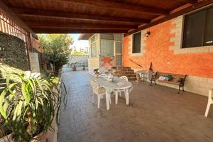 VILLA A SCHIERA A BARLETTA