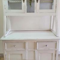 Piattaia antica con base e vetrinetta