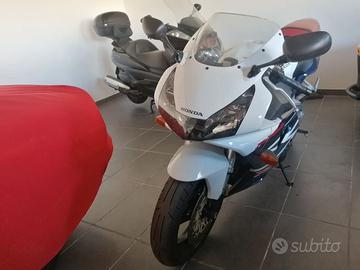 Honda CBR 954RR Fireblade (2002)