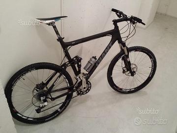 GIANT NRS full carbon composite MTB