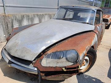 Citroen Ds per ricambi