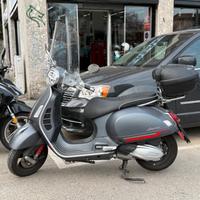 Piaggio Vespa 300 HPE Super