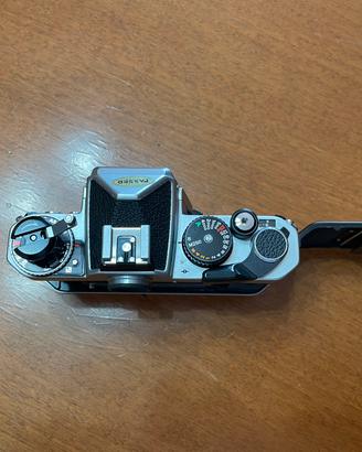 NIKON FE2