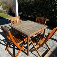 Set tavolo e sedie in legno per esterno